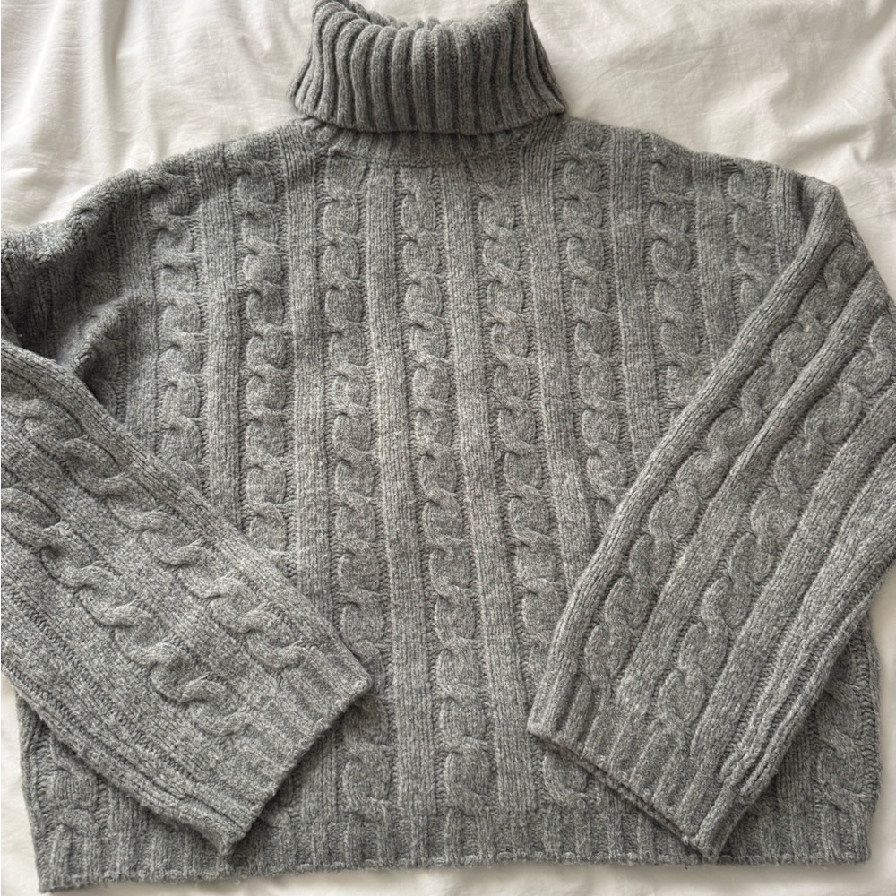ABERCROMBIE gray sweater